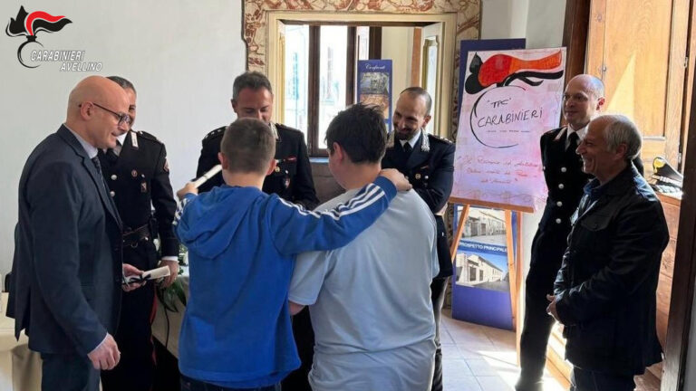 VIDEO/ Legalità, i Carabinieri incontrano gli alunni delle scuole medie di Montefusco e Pietradefusi