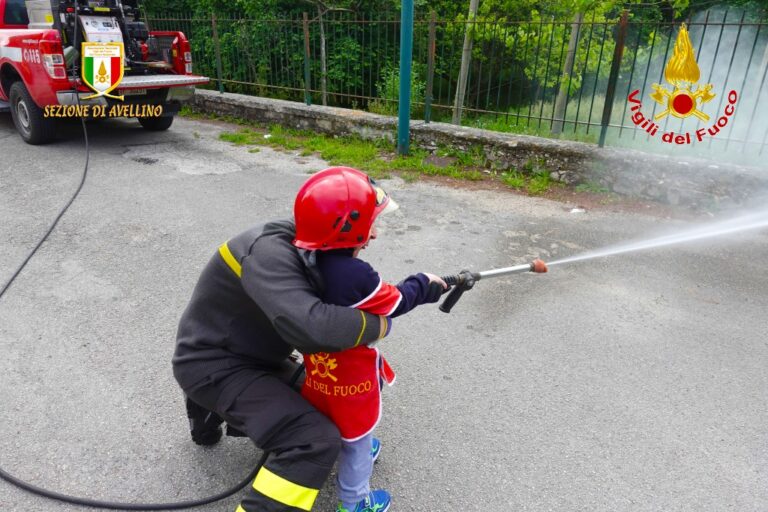 VIDEO/ Percorso ludico formativo di Pompieropoli alla scuola dell’infazia Colombo e Gennarelli