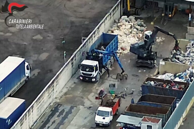 Traffico illecito di rifiuti nell’impianto di Tufino: arrestati anche irpini