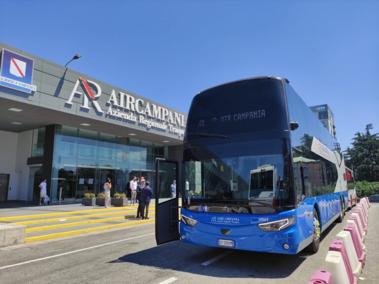 I pendolari per la stazione di Afragola scrivono ad Air e Regione: un incontro per migliorare le corse