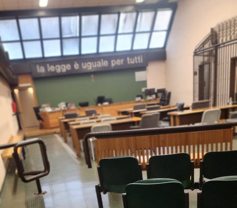 Banda dei pestaggi, cade l’accusa di associazione per Frasca e Perrino