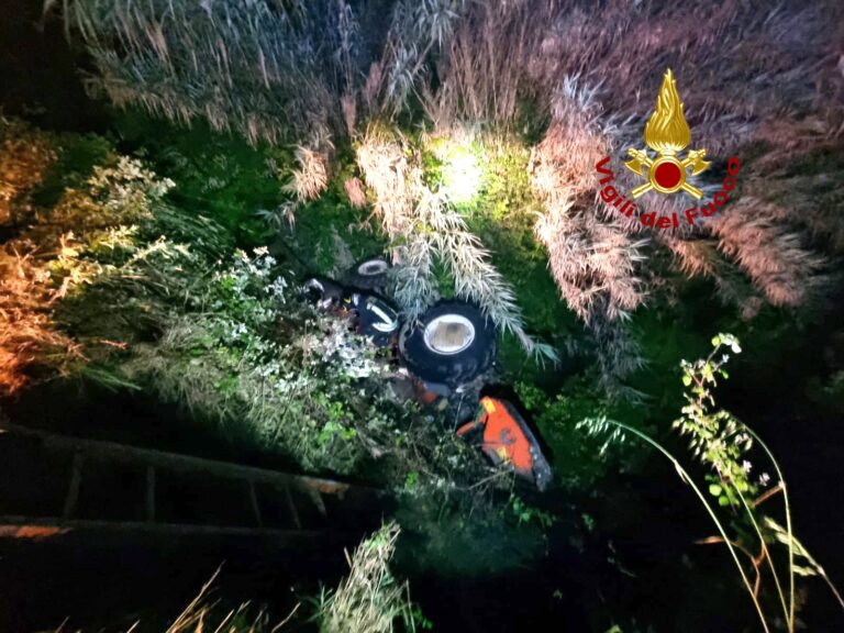 Si ribalta il trattore e muore schiacciato Tragedia in Contrada Girasole a Bonito