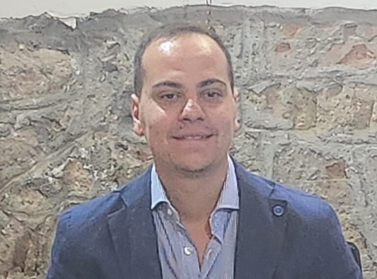 Iovino e Scafuro lasciano l’aula: consiglio spartiacque, troppi mutui si rischia dissesto