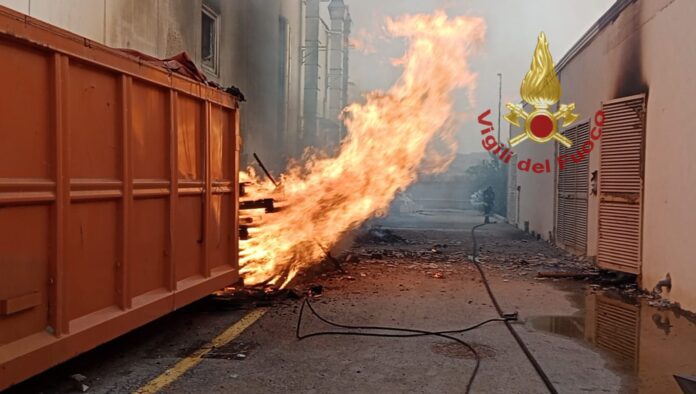 incendio_Fabbrica_Vallata (1)