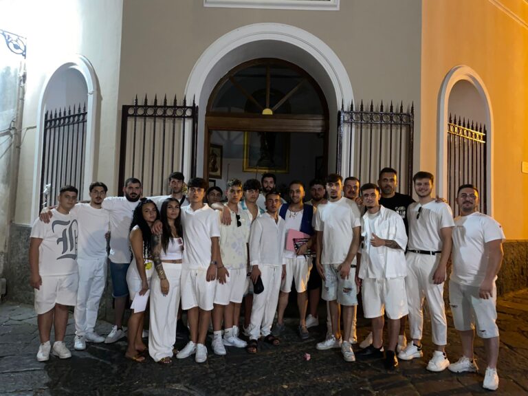 Quindici, i giovani rinnovano le tradizioni con un tocco di “bianco” alla Festa