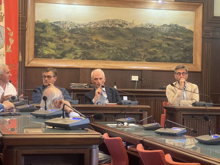 Video/Carenza idrica, il sindaco di Ariano Irpino lancia un SOS alla regione