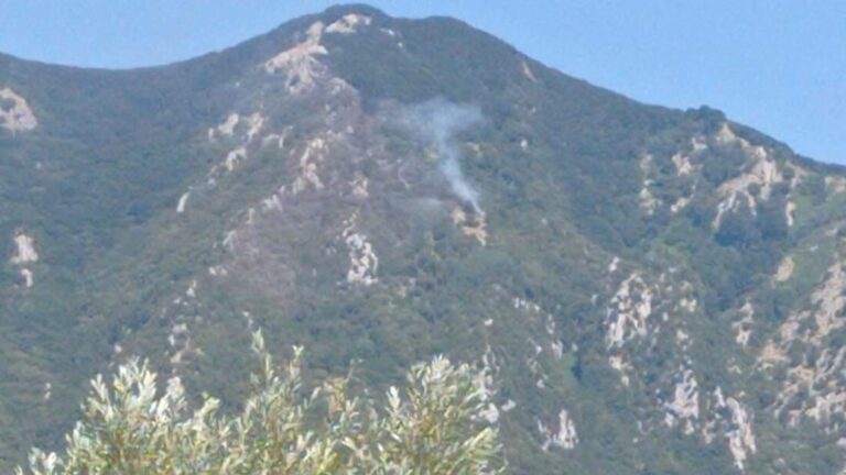 Vallatrone in fiamme, il Comune: situazione ancora critica