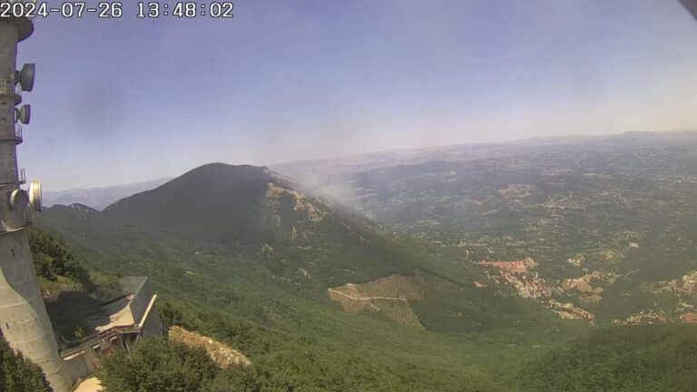 Dal 15 giugno in Irpinia già 130 incendi Continua a bruciare il Vallatrone