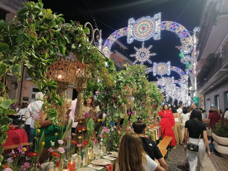 Con la cena sotto le arcate comincia il Festone di Grottaminarda