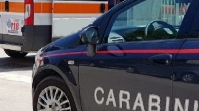 Non rispondeva ai familiari, anziano soccorso in casa dai Carabinieri