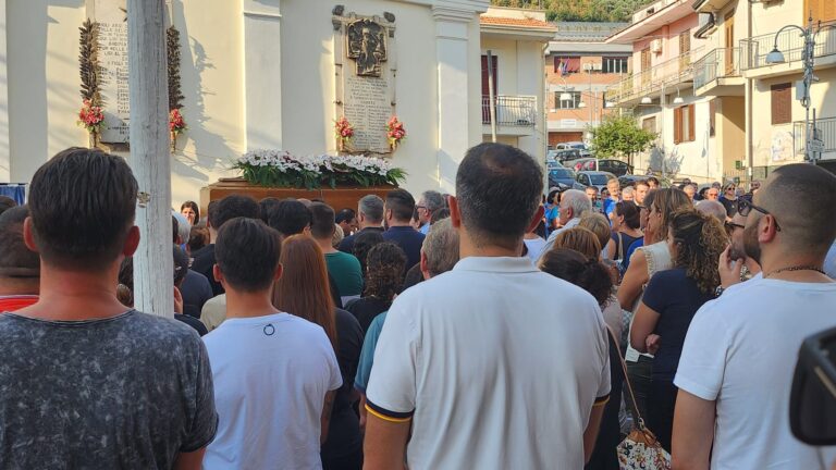 VIDEO/ L’addio a Mimmo, Don Vito: con la sua eredità di uomo mite e giusto sarà sempre con noi