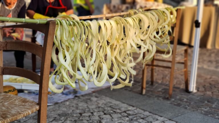 Ad Aquilonia al via la Seconda Edizione di “Pigl-t nu Mùzzc’ – Sagra di prodotti tipici”