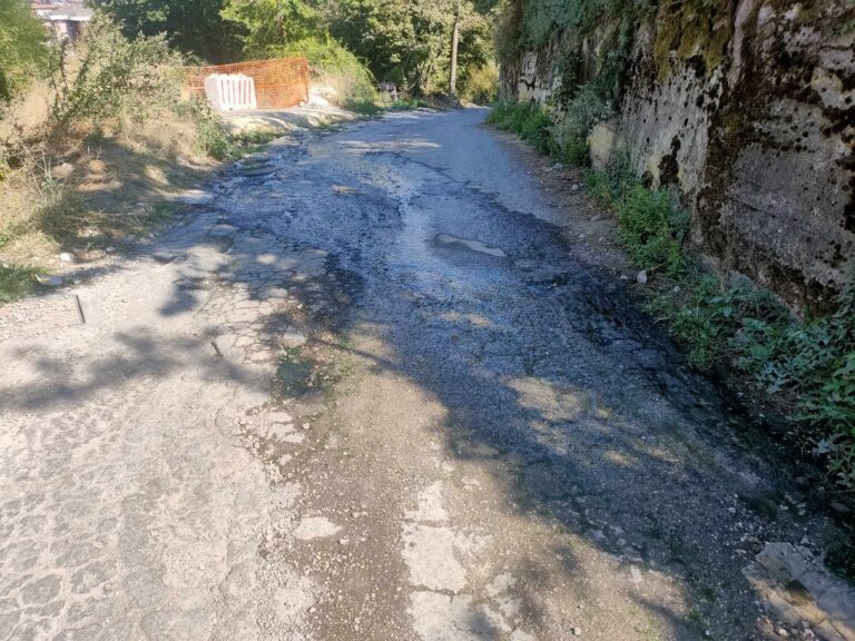FOTO/ Monteforte, Via Amabile e quella tubazione fognaria rotta: cosa dobbiamo fare?