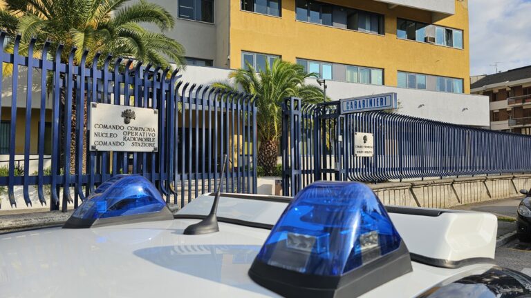 Avellino: Inseguimento e arresto di due giovani per tentata rapina a mano armata in un supermercato