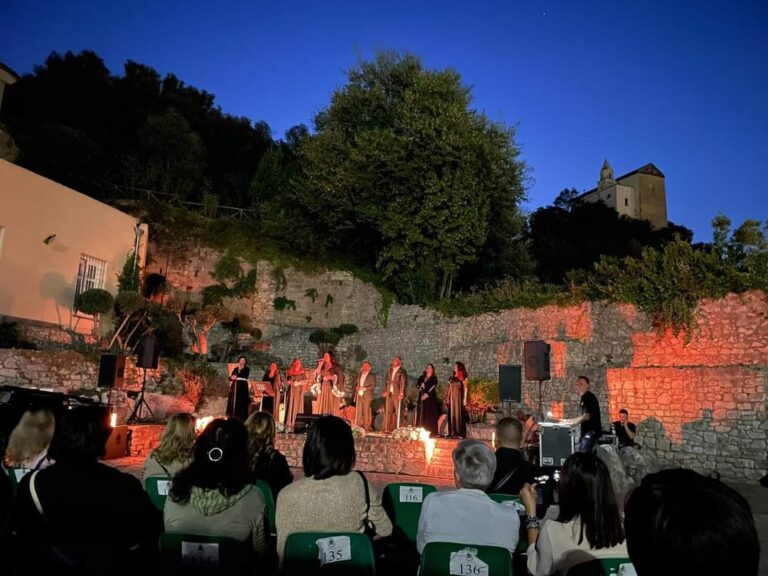 VIDEO/ Il Concerto all’Alba a Palazzo Pignatelli  si chiude sulle note di “O Sole Mio”