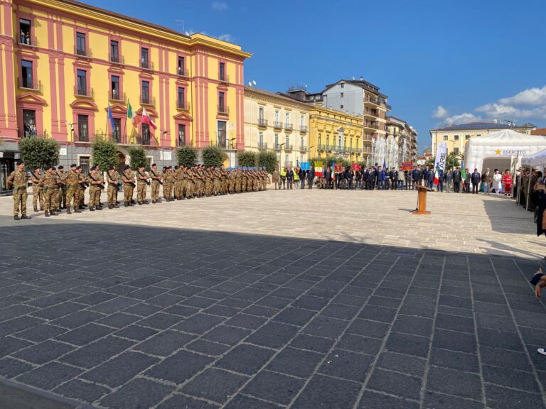 Avellino “abbraccia” l’Esercito per i 232 anni del Reparto Trasmissioni