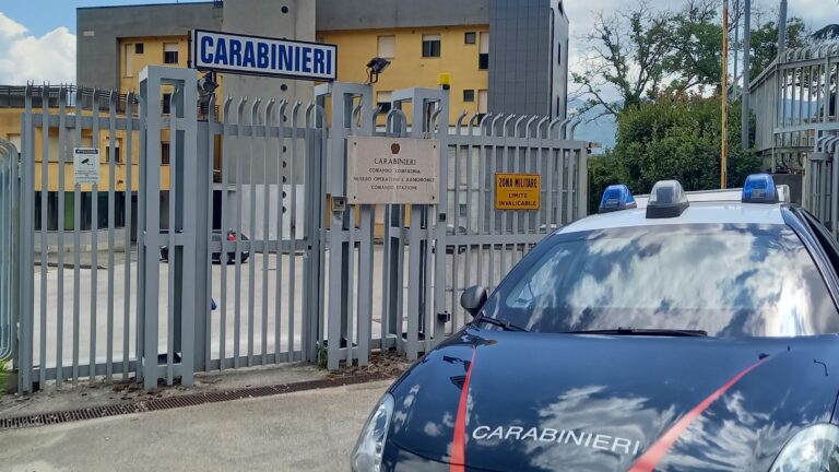 Montella (AV) 27enne agli arresti domiciliari, chiede ai Carabinieri di tornare in carcere, non sopporta il fratello