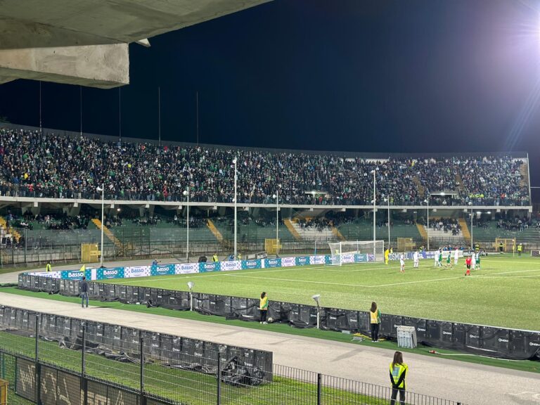 Avellino-Foggia, curva in silenzio dopo incidente due giovani