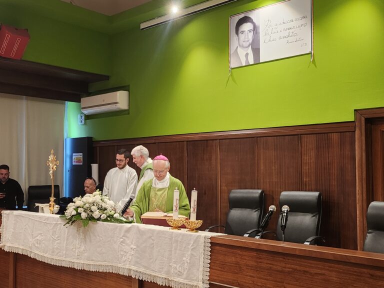 Tribunale, il vescovo Aiello: l’eterno presente del “giudice ragazzino” e’ il suo atto di fede in Dio