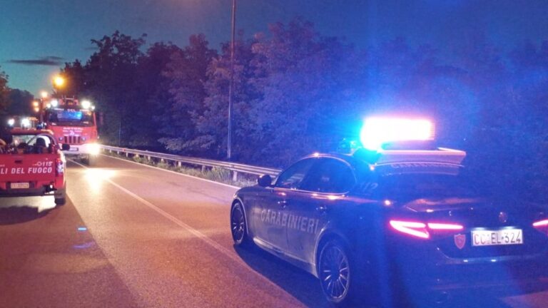 Incidente mortale a Lioni: auto esce di strada e precipita in una scarpata