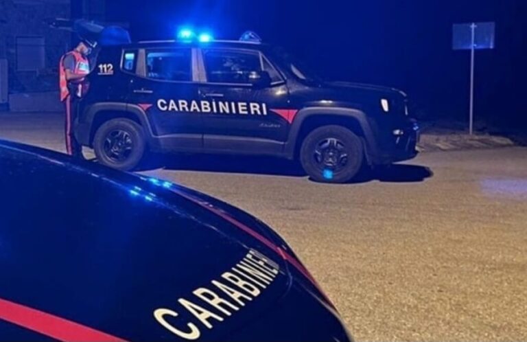 Inseguimento di un Suv sospetto: i tre occupanti fuggono nei campi