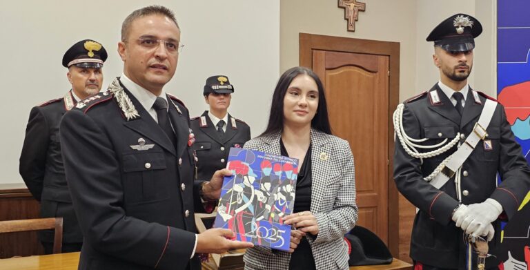 FOTO/ Carabinieri, il calendario 2025 è “Pop” ed è dedicato ai giovani