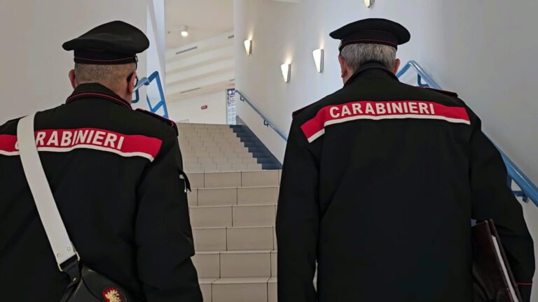 Paziente suicida al Moscati, scattano gli accertamenti di Carabinieri e Procura
