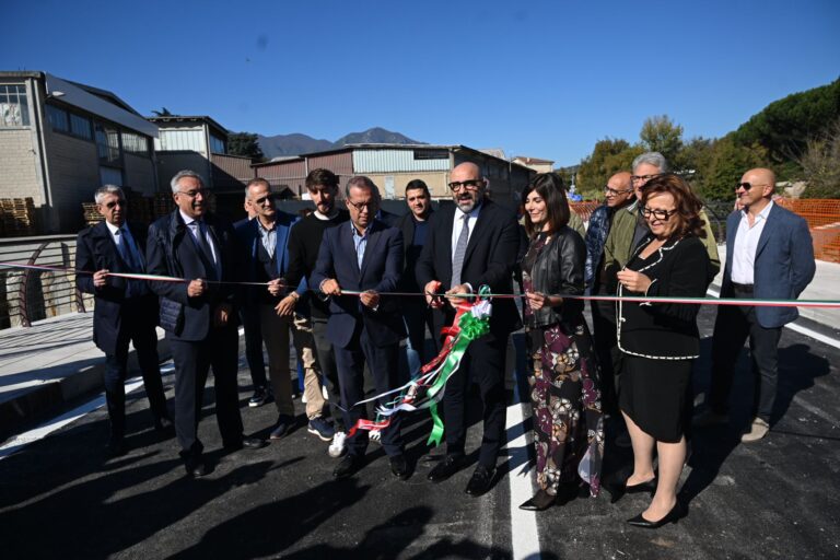 VIDEO/ Dopo 14 mesi il Ponte delle Filande tra Avellino e Atripalda è di nuovo percorribile