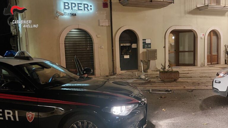 Assalto notturno a Guardia dei Lombardi: Esploso lo sportello ATM della banca BPER