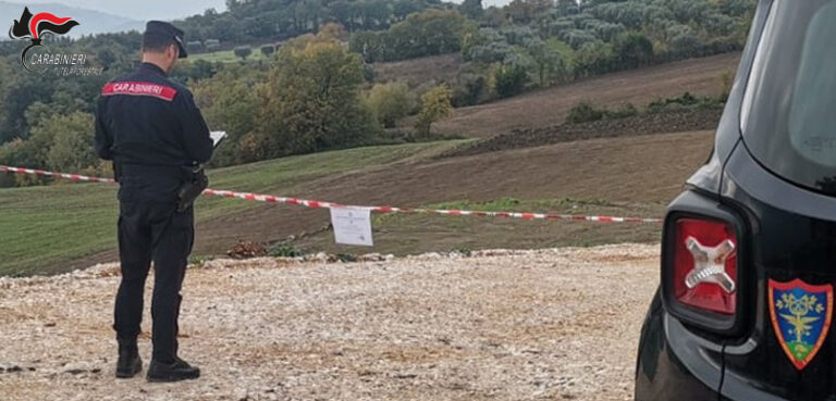 I Carabinieri denunciano tre persone per abusivismo edilizio