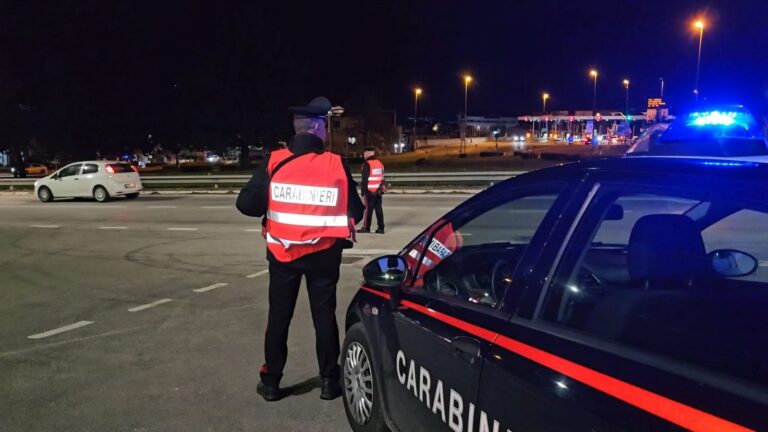 Fuga Spericolata sull’A16: Audi nera intercettata dai Carabinieri di Mirabella Eclano