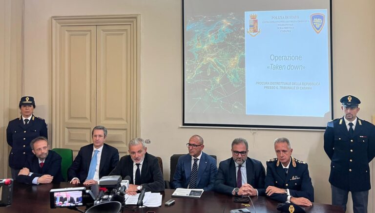 La piu’ grande operazione anti pirateria. Perquisizioni della Polizia anche ad Avellino