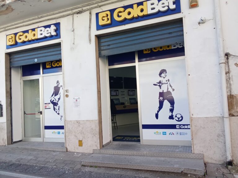 Raid alla Gold Bet di Lauro: in trentacinque secondi ladri via con i soldi delle casse