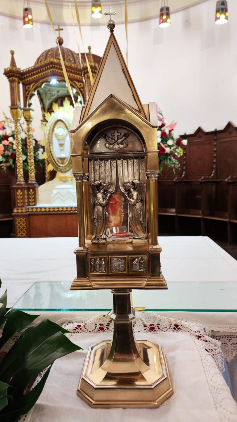Taurano, la reliquia del sangue di San Francesco per tre giorni nel Vallo di Lauro