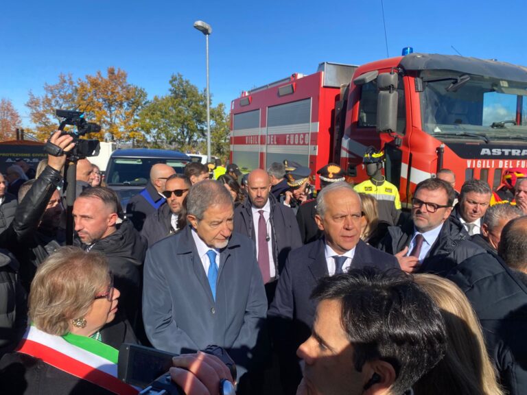  VIDEO/ “La sciagura dell’80 ha insegnato poco”. Prevenzione, il Ministro Musumeci a Sant’Angelo dei Lombardi