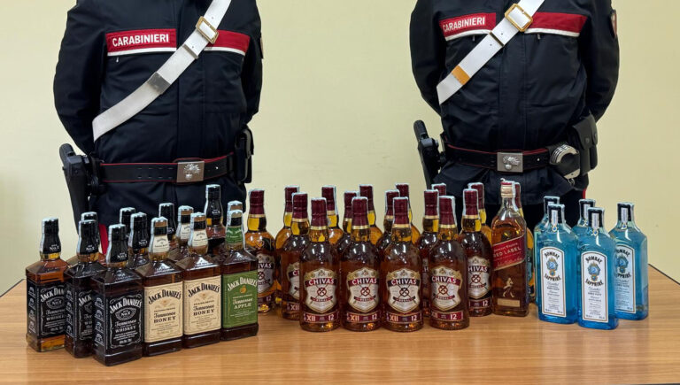 Blitz della Vigilia: sequestrate 36 bottiglie di alcool