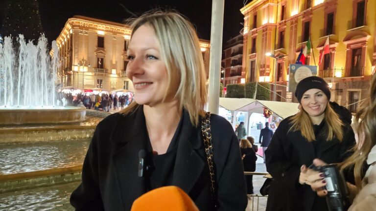 Nargi inaugura i mercatini: Natale straordinario, lavoriamo al concertone di Capodanno