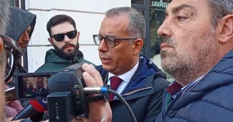 VIDEO/ Atripalda, il gruppo Conbipel assente al tavolo in Prefettura: destino sempre piu’ incerto per nove lavoratrici