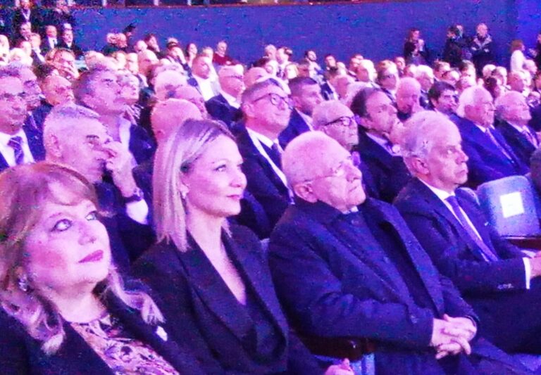 Nargi: “Io donna di Centrosinistra. De Luca? Ho stima del suo Governo”