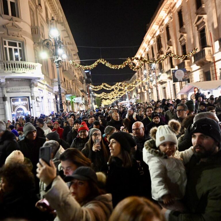 Corsa ai regali di Natale, anche in Irpinia c’è chi chiede aiuto e consigli all’IA