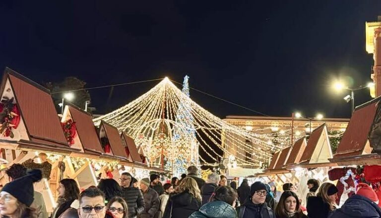 Campania prima regione d’Italia per spesa natalizia: 1.016 euro a famiglia