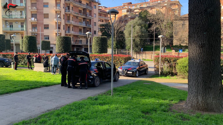 Avellino, controllo del territorio: i Carabinieri denunciano 5 persone per detenzione e spaccio di sostanze stupefacenti