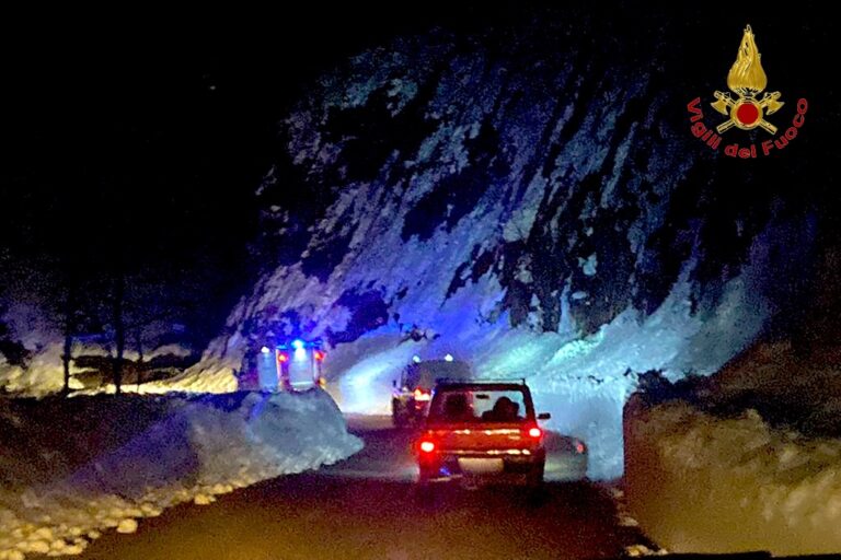 Monte Terminio, soccorso notturno: quattro giovani bloccati nella neve recuperati dai Vigili del Fuoco