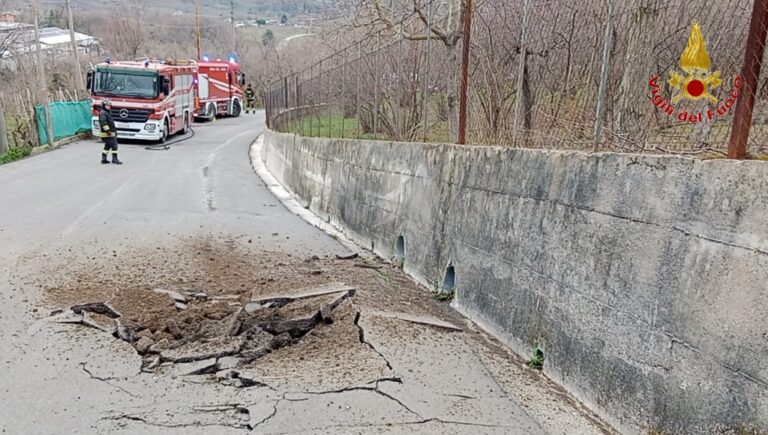 Fuga di gas sulla rete a Summonte: caschi rossi in azione
