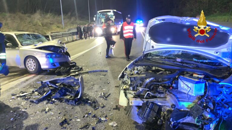 Incidente sull’Ofantina, scontro frontale: feriti e traffico bloccato