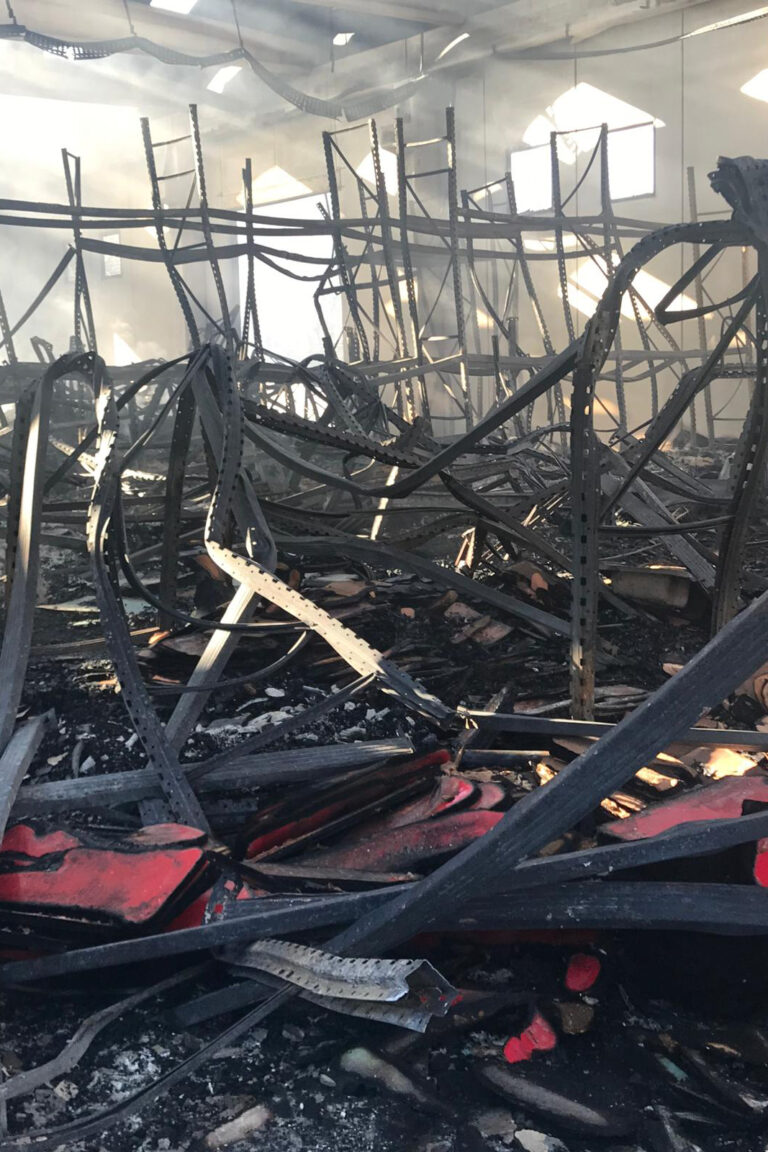 Incendio Sperone, i primi dati Arpac per la presenza di diossina e furani nell’aria
