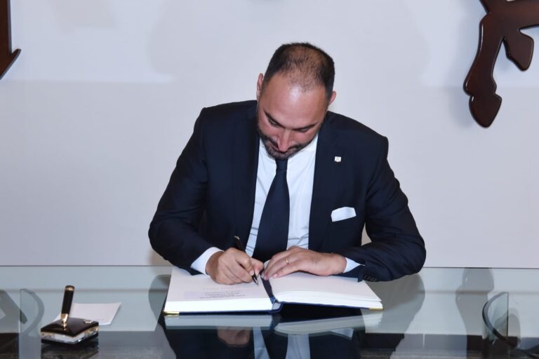 Gubitosa a Festa: le istituzioni non sono il suo giocattolo personale