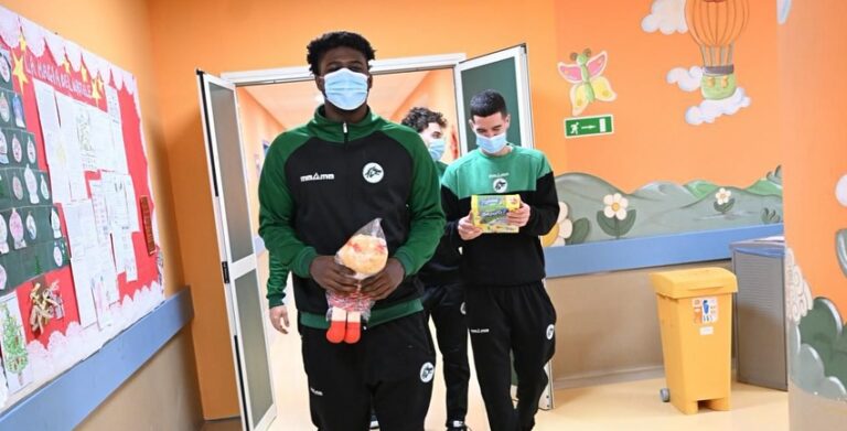 Consegna doni completata: Avellino Basket “missione compiuta”