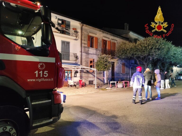 VIDEO e FOTO/ Esplosione a Teora, due feriti: un 47enne e un 23enne