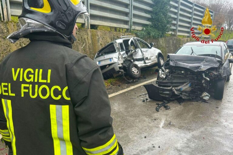 Mattinata di interventi per i Vigili del Fuoco di Avellino: due incidenti stradali